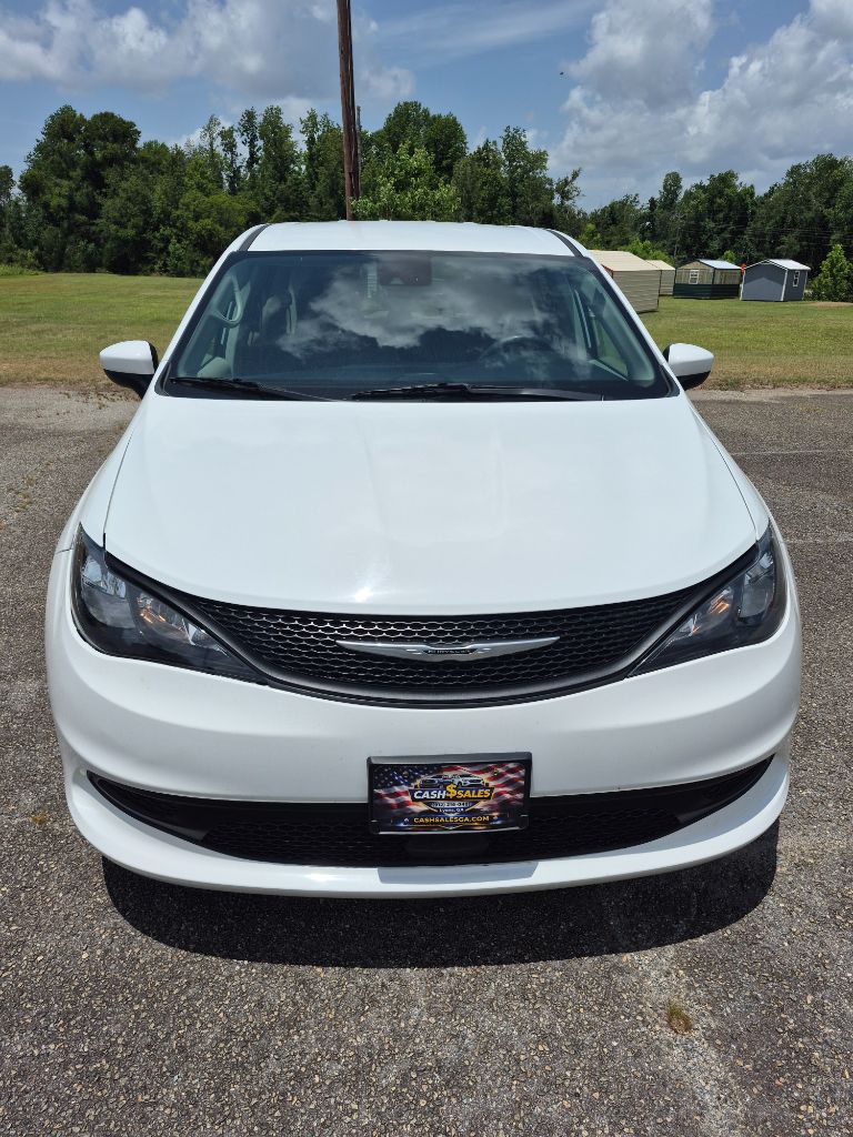 2023 Chrysler Voyager LX - Photo 7