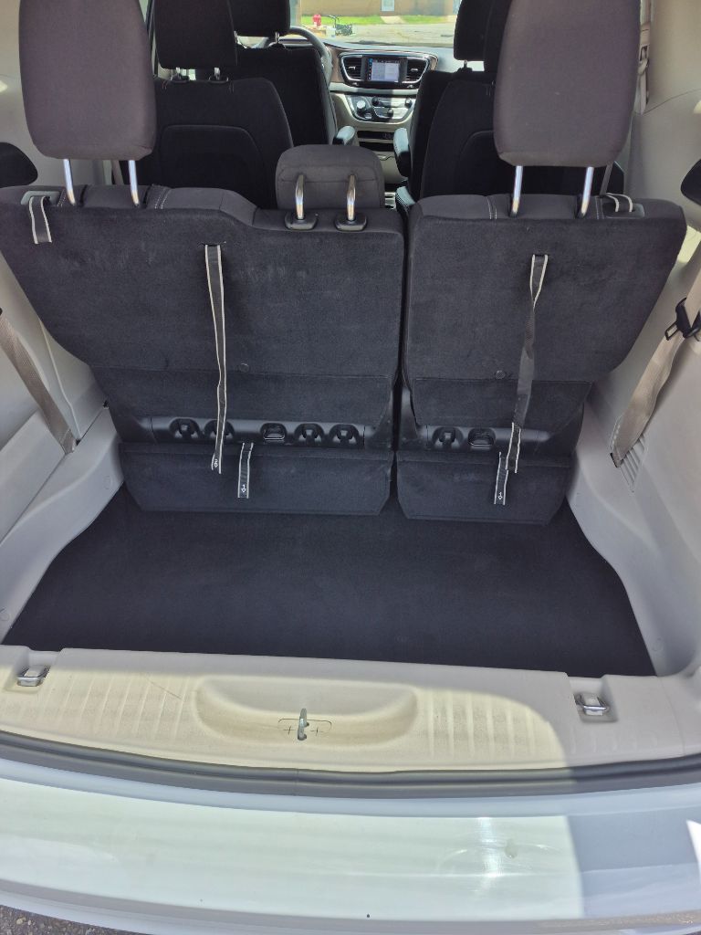 2023 Chrysler Voyager LX - Photo 26