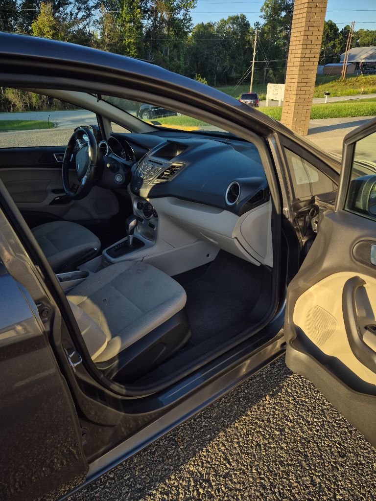 2016 Ford Fiesta 8