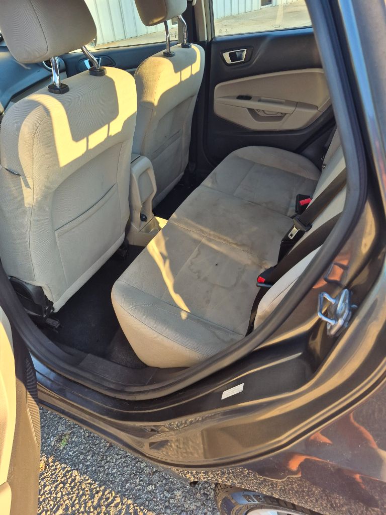 2016 Ford Fiesta 11