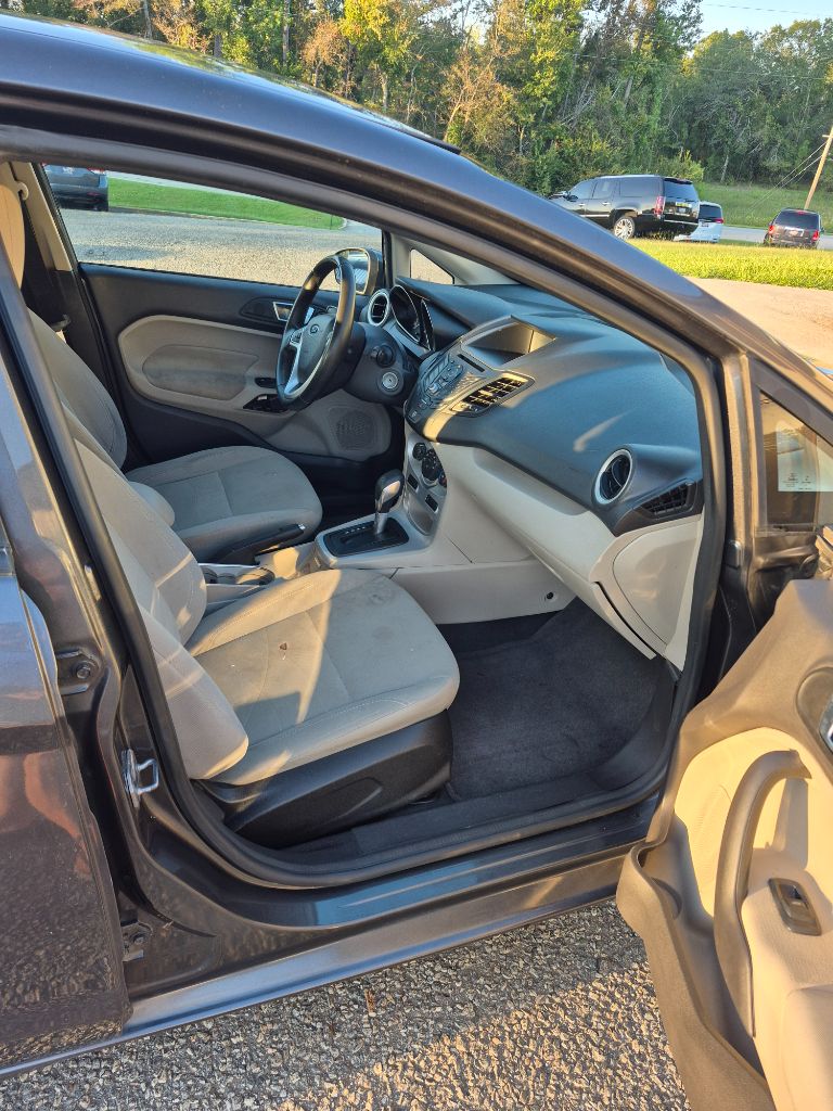2016 Ford Fiesta 12