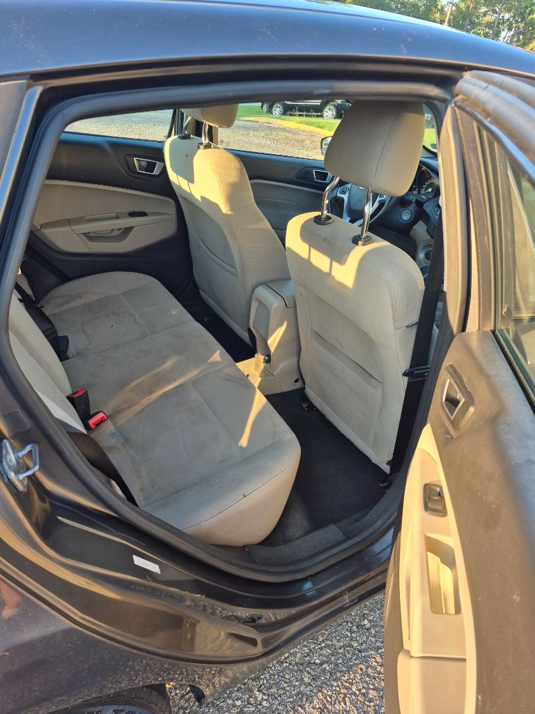 2016 Ford Fiesta 13